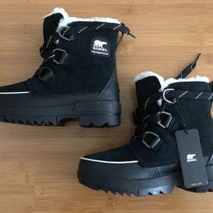 black Sorel Tivoli IV winter boots, size 6.5
